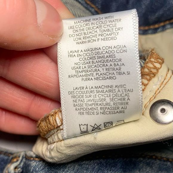 NWT CABI Medium Washed Destructed Skinny Jeans (Size 2) - Picture 13 of 16